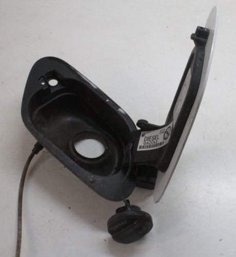 VOLKSWAGEN GOLF MK7 5G (2013 > 2016) FUEL FILLER FLAP IN WHITE