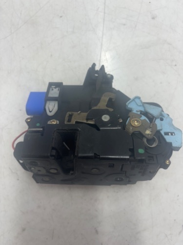 VOLKSWAGEN CADDY 2K (2006) DRIVERS FRONT DOOR LOCK