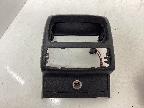 AUDI A6 C7 (Saloon) (2016) rear centre console
