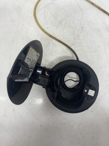 Volkswagen Passat B6 3C (2008) Saloon Fuel Filler Flap