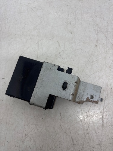 Mitsubishi L200 MK4 (2010>2012) Rear Window Control Module ECU