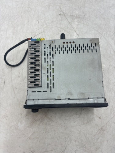 VOLKSWAGEN PASSAT B5.5 (2004) CD PLAYER HEAD UNIT CASSETTE PLAYER (NO CODE)